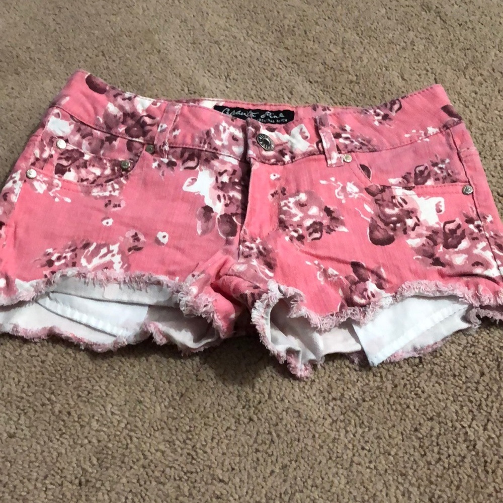 Celebrity Pink Pink Floral Jean Shorts Junior’s Size 5